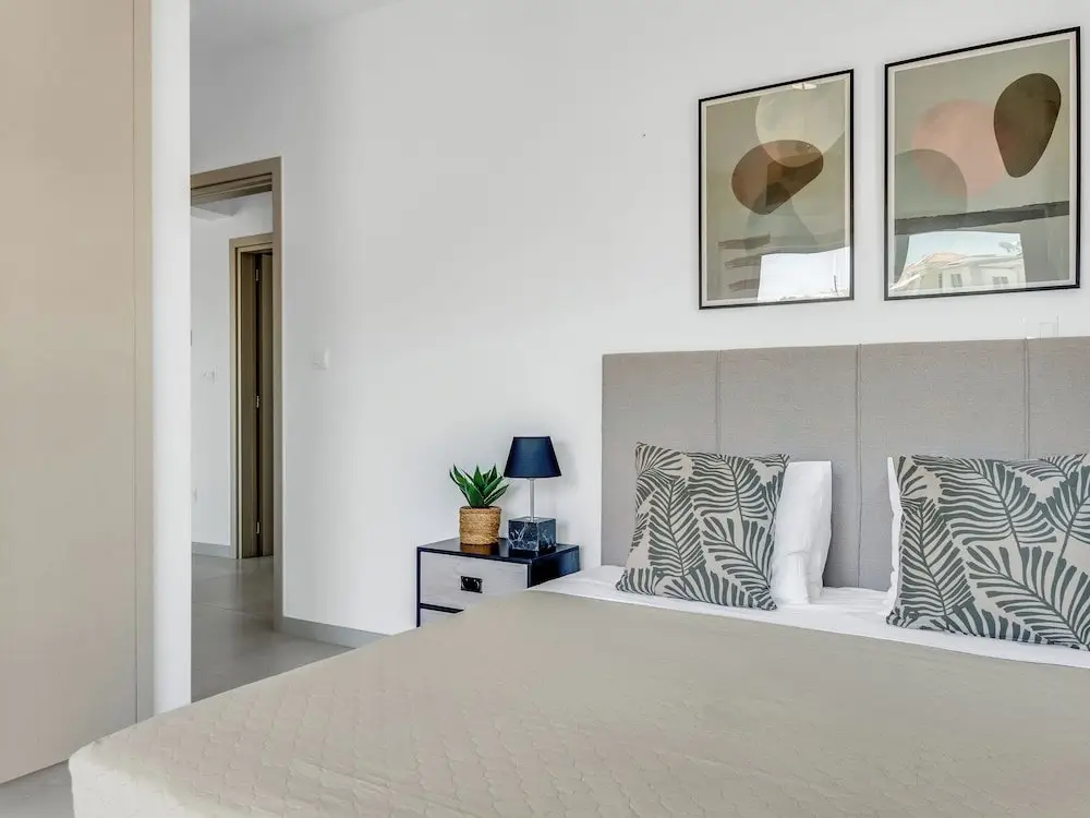 Айос-Атанасиос: Sanders Elgio - Generous 2-bdr Apt w Balcony