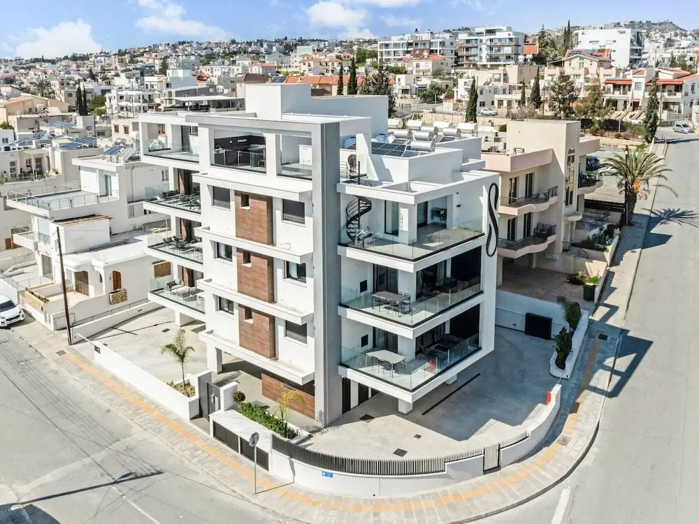 Sanders Only - Charming 2-bdr Apt With Balcony — фото 1