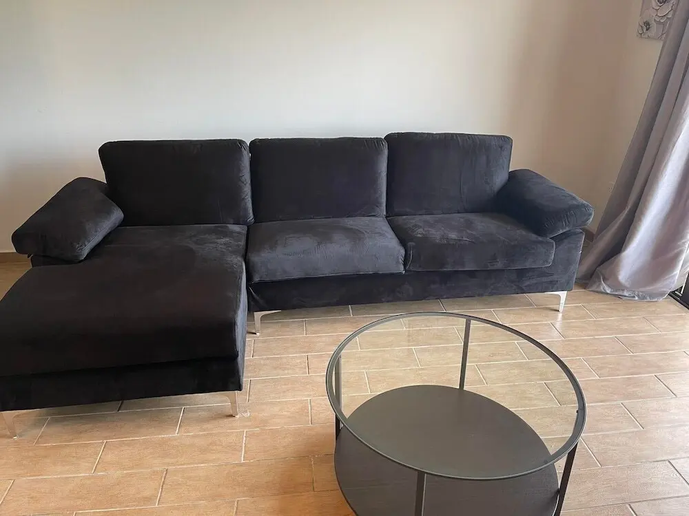 Лекара: Stunning 1-bed Apartment in Larnaca Near the sea