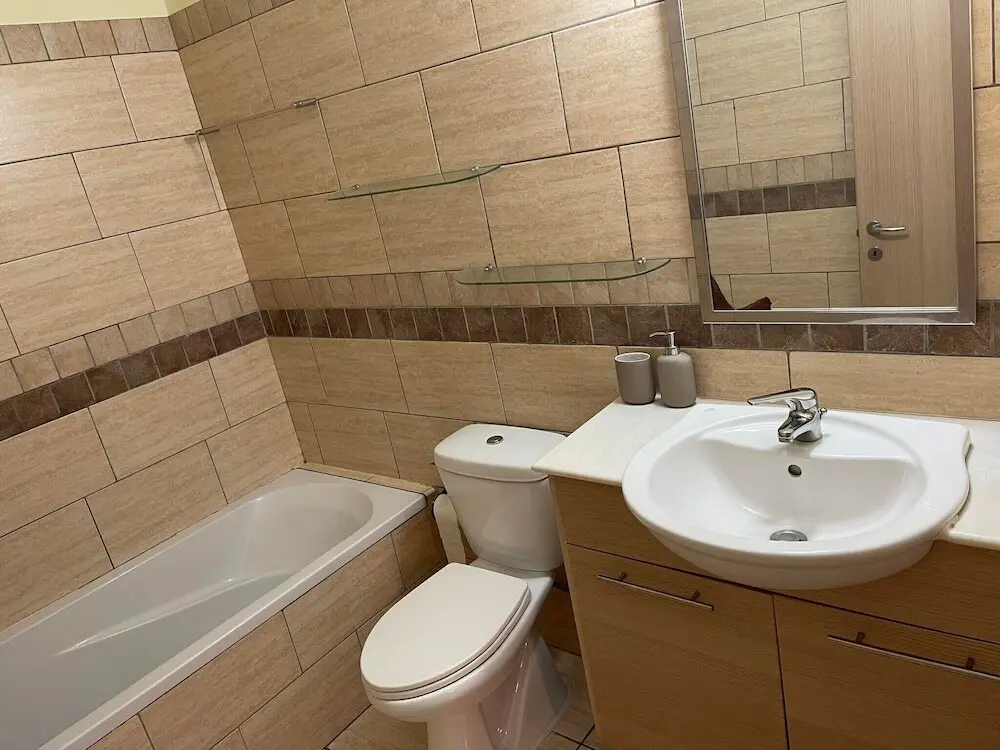 Лекара: Stunning 1-bed Apartment in Larnaca Near the sea