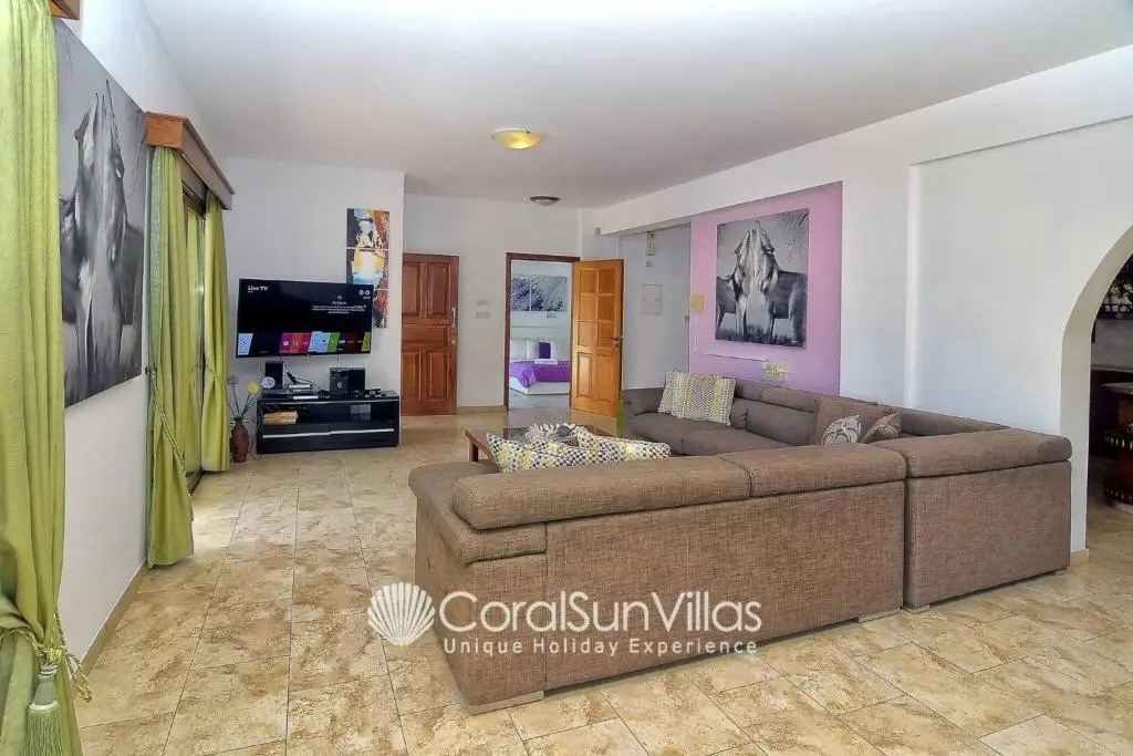 Пейя: Impressive Villa Exclusive Sea Caves Walk to Taverns Sleeps 11 Ref 507