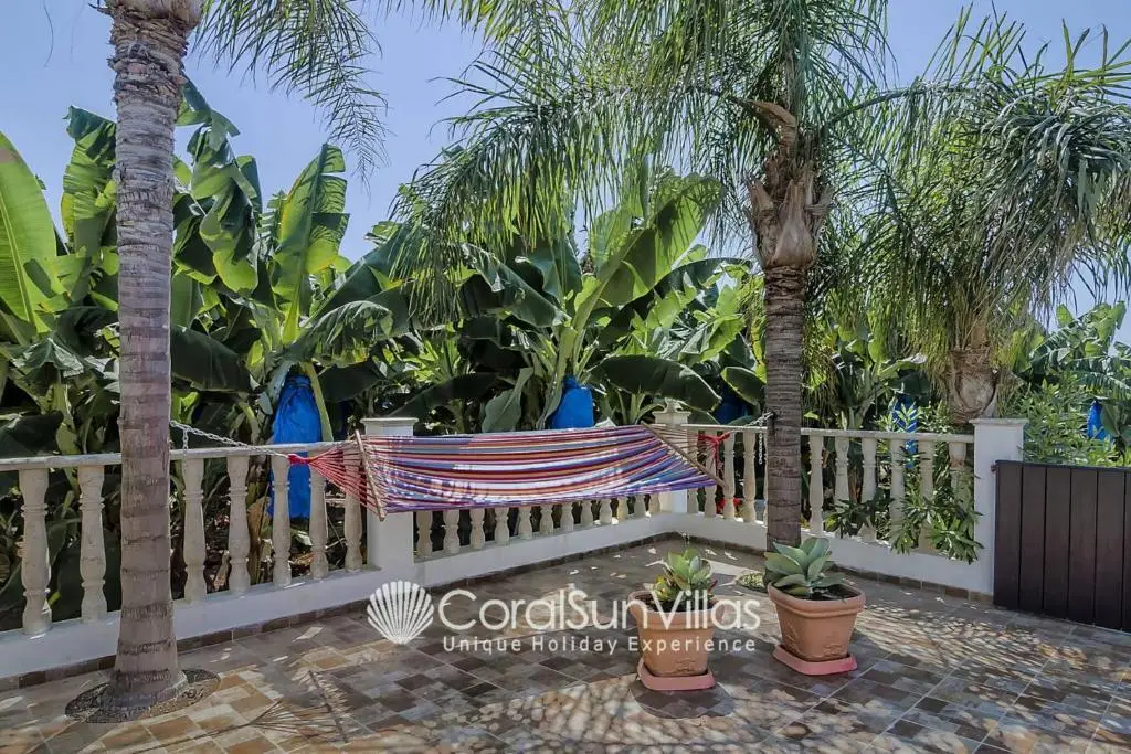 Impressive Villa Exclusive Sea Caves Walk to Taverns Sleeps 11 Ref 507 — фото 1