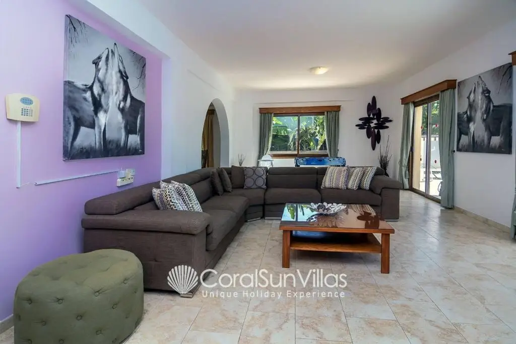 Пейя: Impressive Villa Exclusive Sea Caves Walk to Taverns Sleeps 11 Ref 507