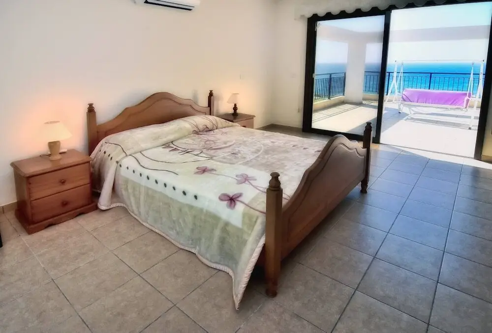 Помос: Villa Only 50m To The Sea, Sleeps 12, Polis