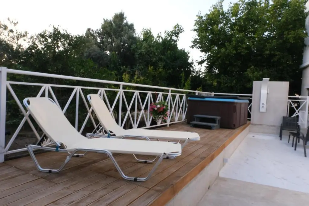 Пафос: Luxury Fani House Next to Harbor area with Jacuzzi