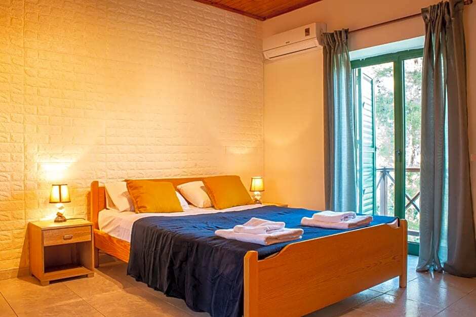 Какопетрия: New Okella Hotel at Saittas
