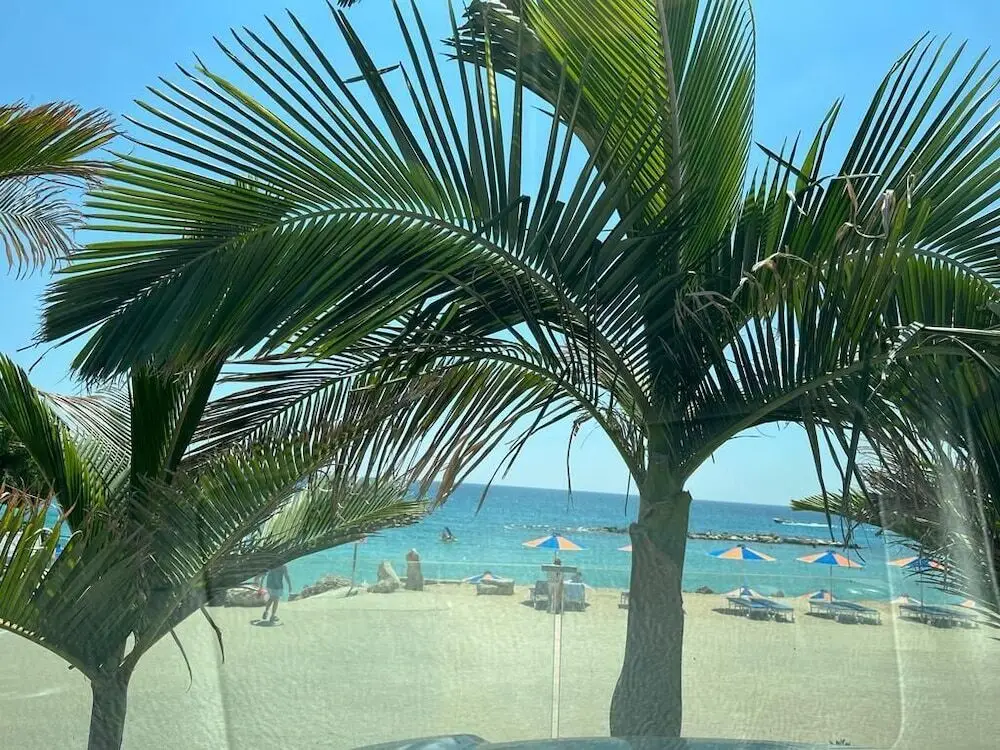 Героскипу: Pathos Penthouse A Slice of Paradise