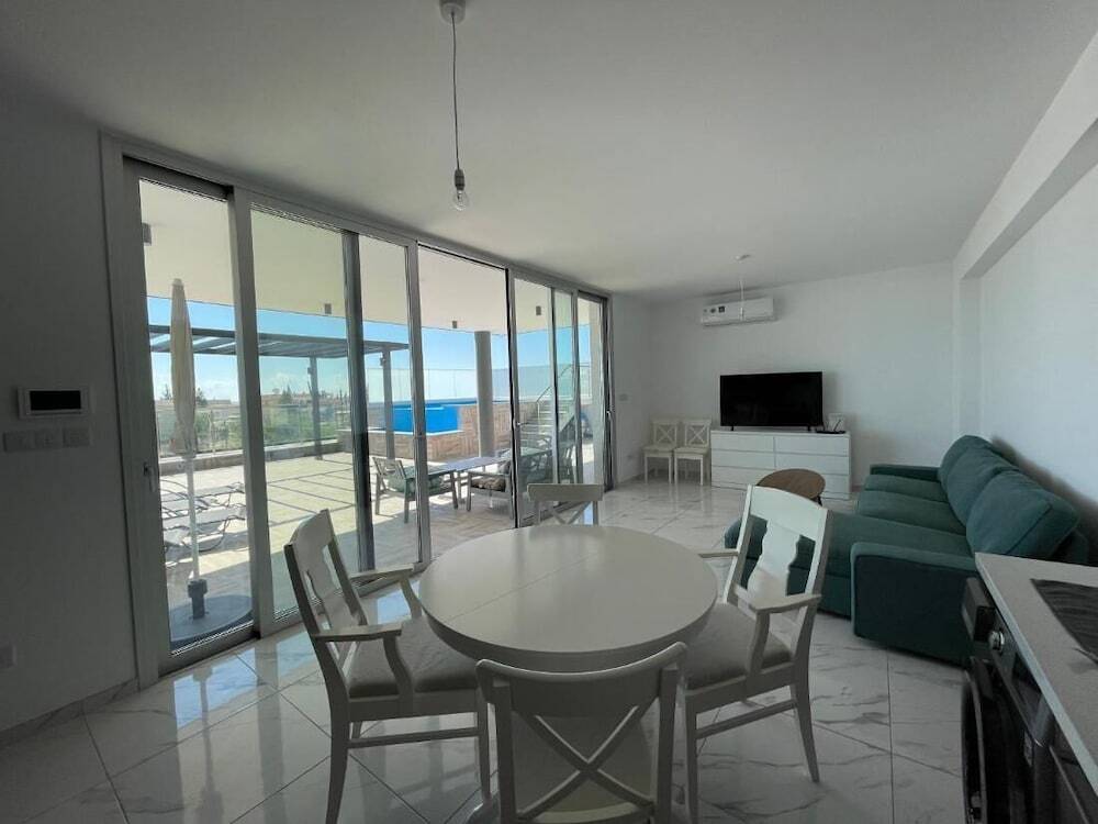 Гермасойя: Happy Penthouse Limassol