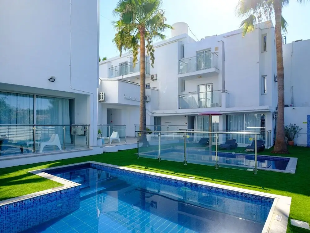 Айя-Напа: Rio Gardens - Fresh 1-bdr Apt w Balcony