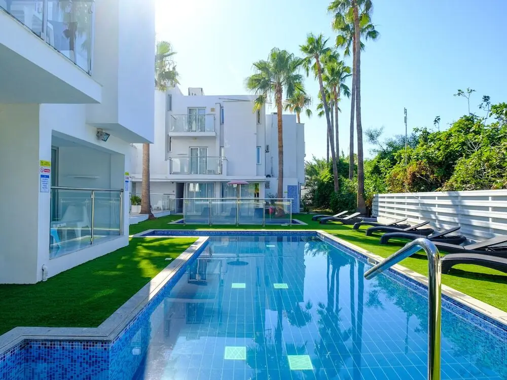 Айя-Напа: Rio Gardens - Rich 1-bdr Apt w Balcony