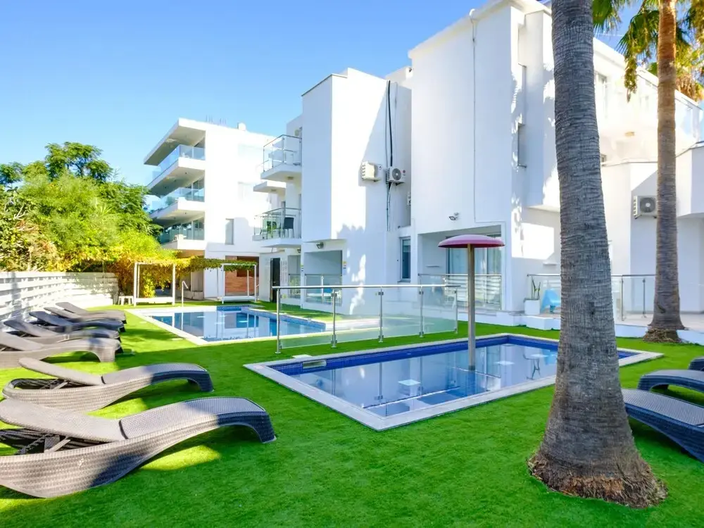 Айя-Напа: Rio Gardens - Warm 1-bdr Apt w Balcony