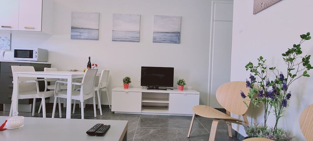 Айя-Напа: Nissi Twins Apartments by STAY BnB