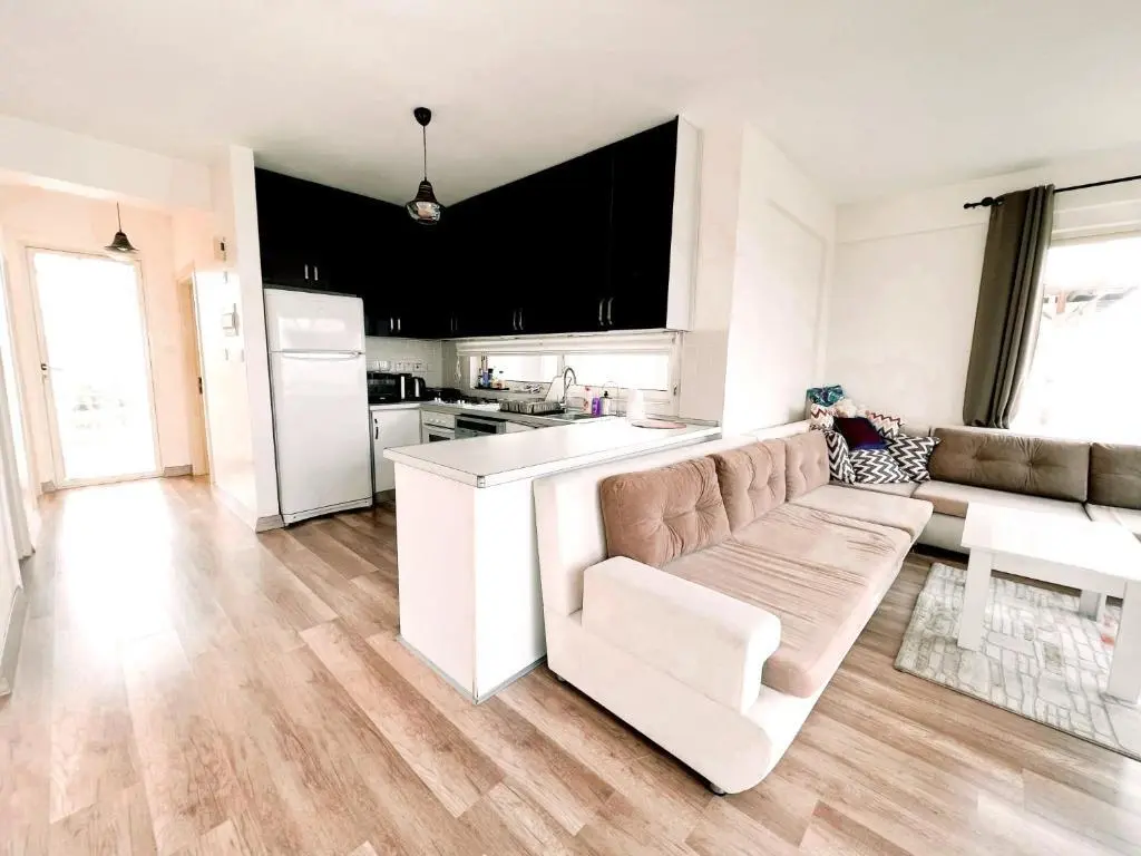 Теркедилмис: Flat With Roof Terrace and Sea View in Kyrenia