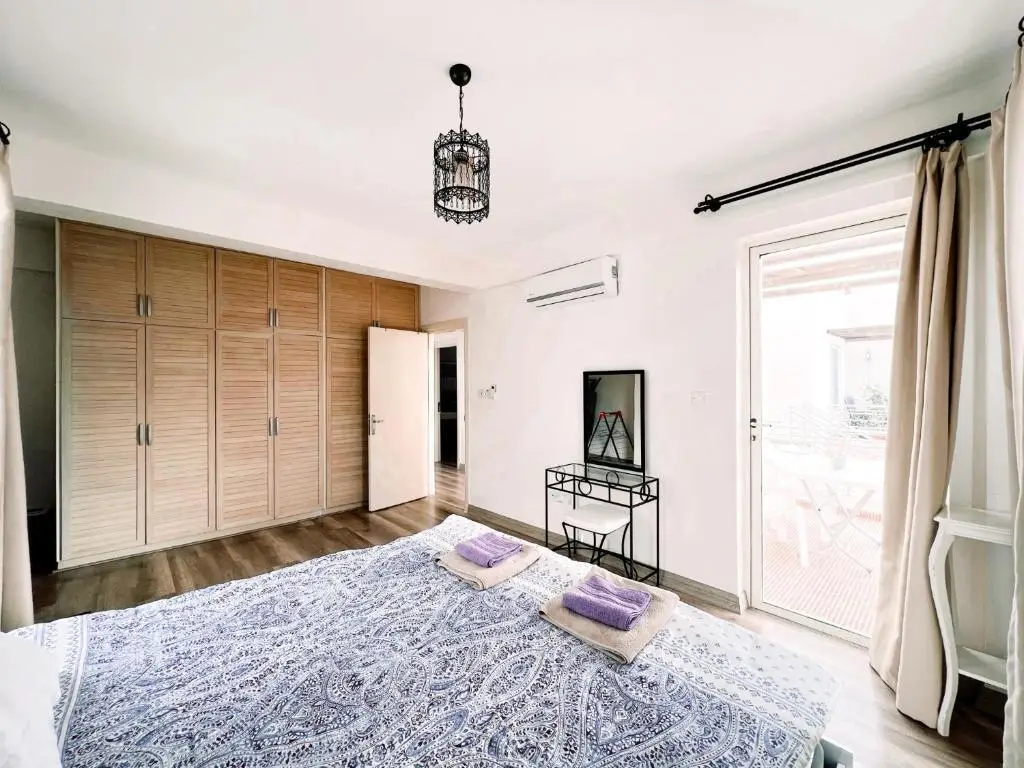 Теркедилмис: Flat With Roof Terrace and Sea View in Kyrenia