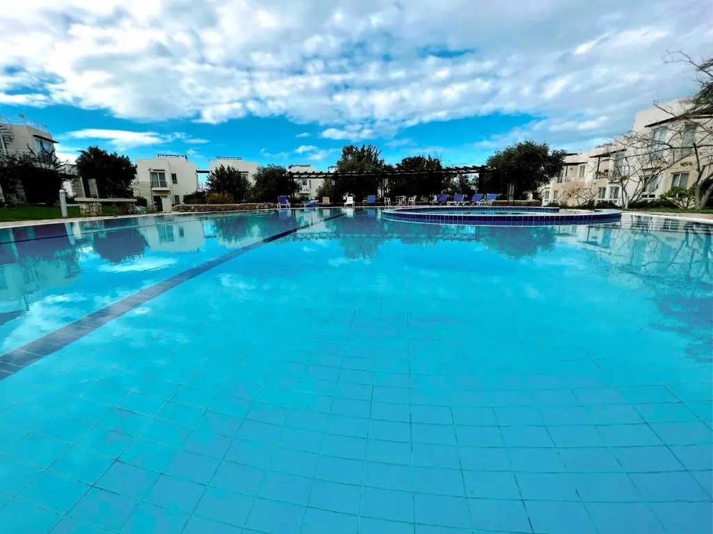 Теркедилмис: Flat With Roof Terrace and Sea View in Kyrenia