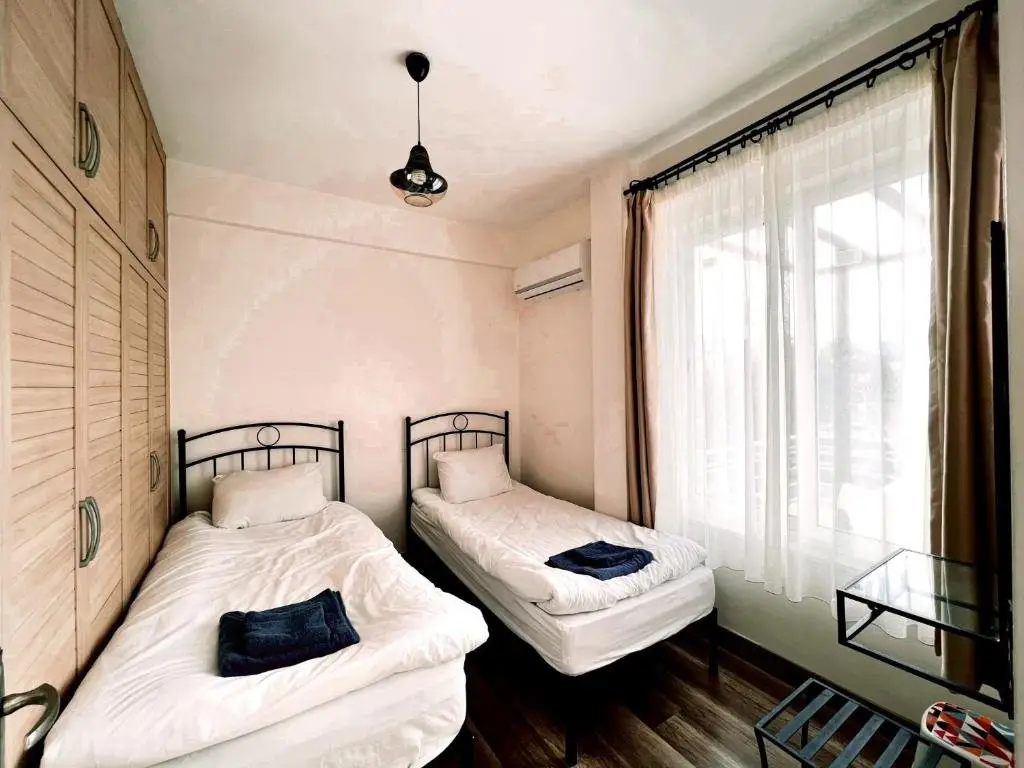 Теркедилмис: Flat With Roof Terrace and Sea View in Kyrenia
