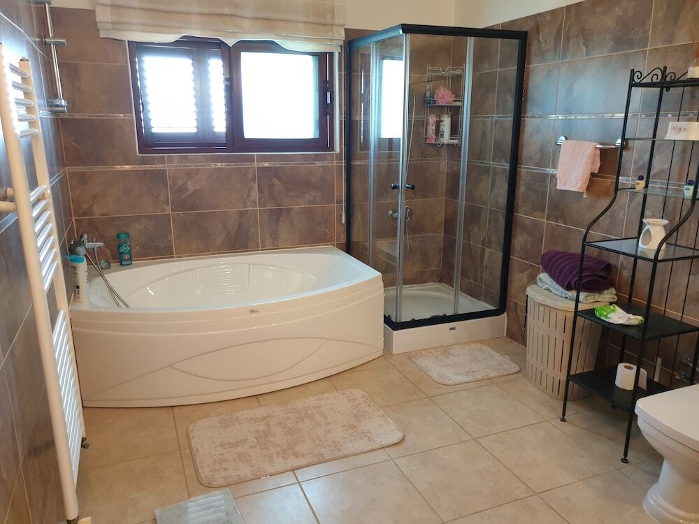 Кирения: Tranquility is a Four Bedroom Villa in Girne