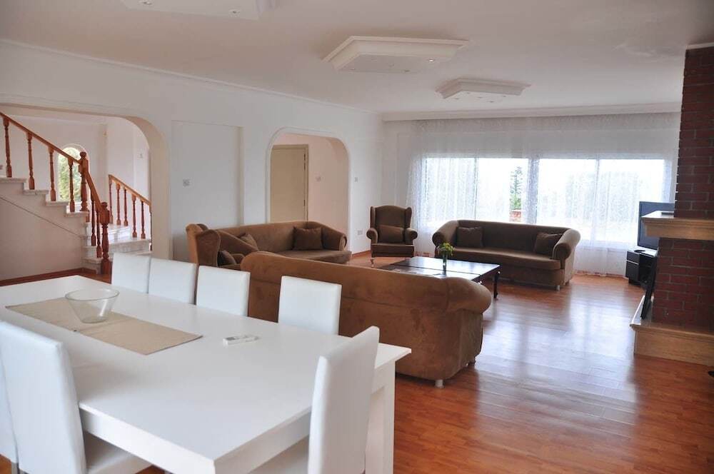 Кирения: Villa Olivia by Amy Villas