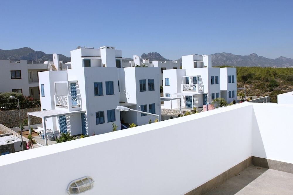 Кирения: Villa Townhouse by Amy Villas