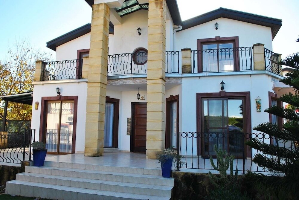 Кирения: Villa Brooklands by Amy Villas