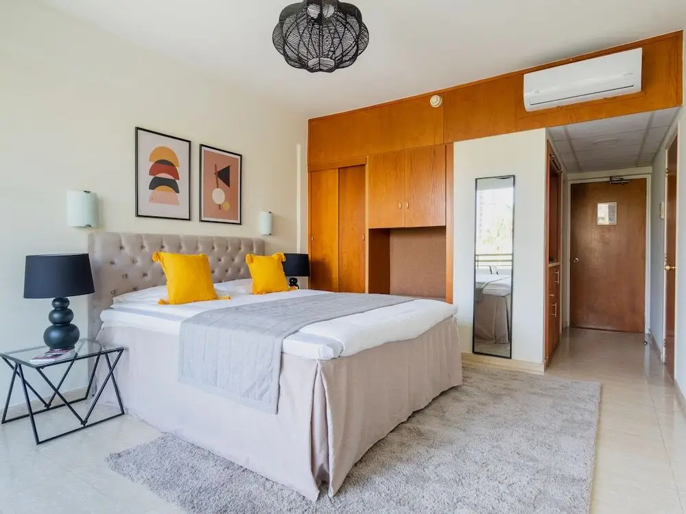 Гермасойя: Modern Studio With Balcony