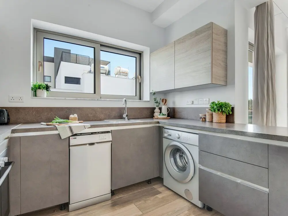 Гермасойя: "sanders Evolution - Cute 3-bdr Apt w/ Shared Pool"