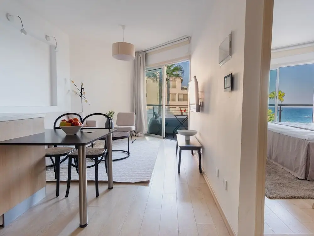 Гермасойя: "sanders Ermitage on the Beach - Delightful 1-bedroom Apartment With Sea View"