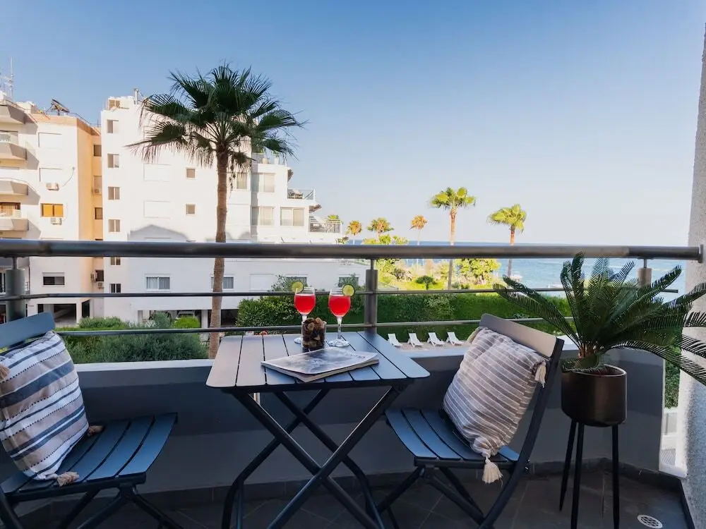 Гермасойя: "sanders Ermitage on the Beach - Delightful 1-bedroom Apartment With Sea View"