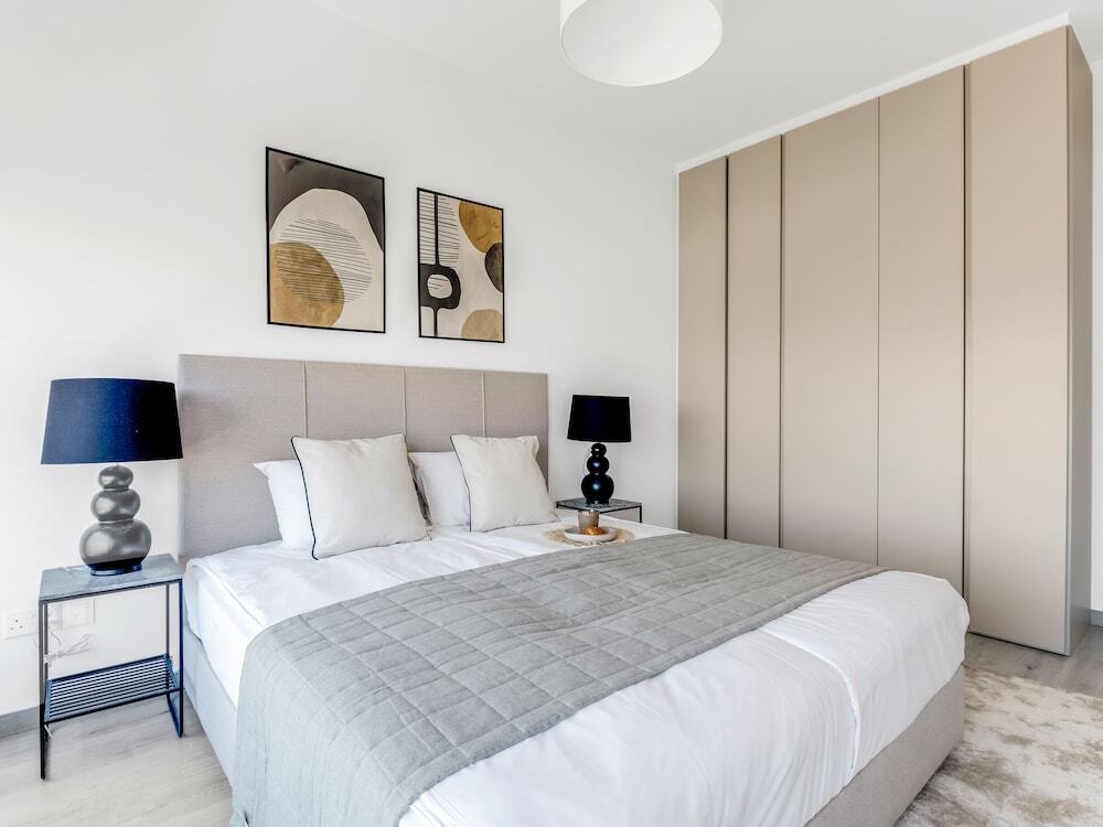 Лимассол: Sanders Park Central - Nice 2-Bdr Apt W Balcony