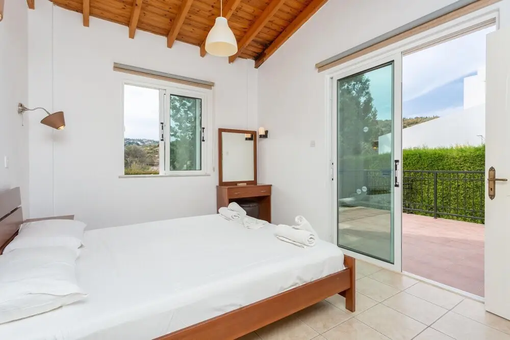 Нео Хорио: Villa Chrysanthemum Large Private Pool Walk to Beach A C Wifi