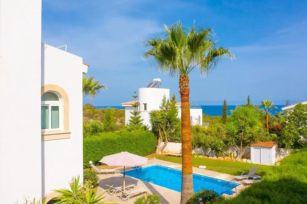 Villa Chrysanthemum Large Private Pool Walk to Beach A C Wifi — фото 1