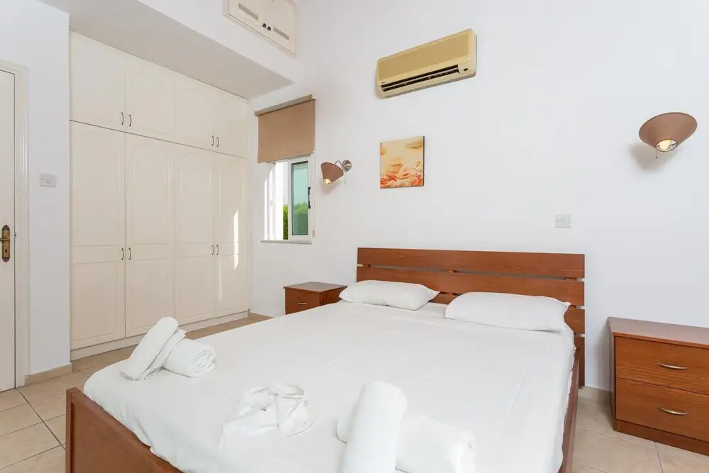 Нео Хорио: Villa Chrysanthemum Large Private Pool Walk to Beach A C Wifi
