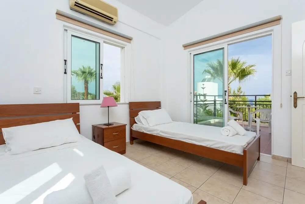 Нео Хорио: Villa Chrysanthemum Large Private Pool Walk to Beach A C Wifi