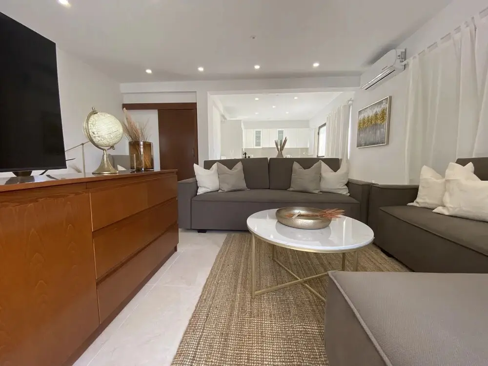 Пафос: Phaedrus Living City Flat Androcleous