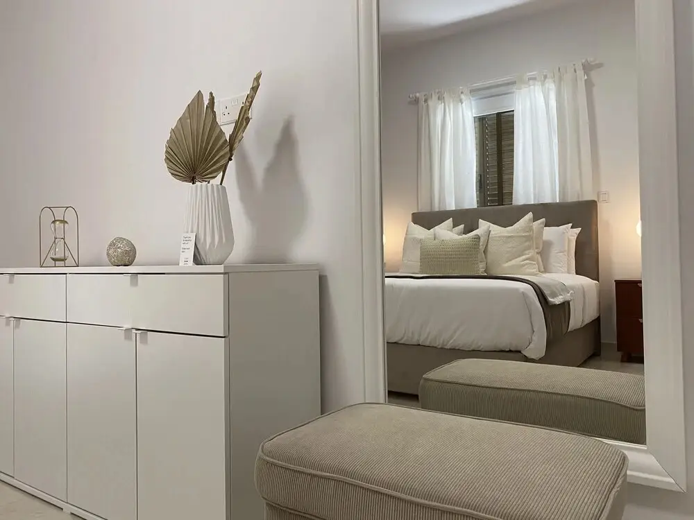 Пафос: Phaedrus Living City Flat Androcleous