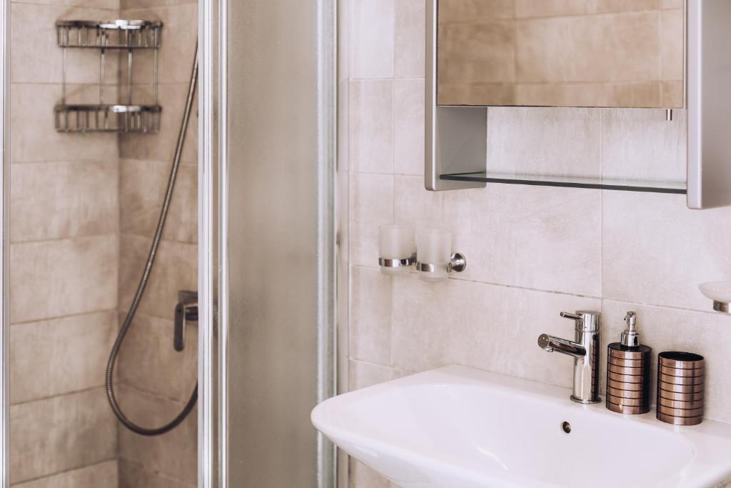 Пафос: Procy 101 Ideal for Long or Short Stays