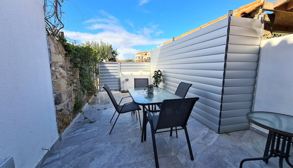 Пафос: Paphos Light House Apartment