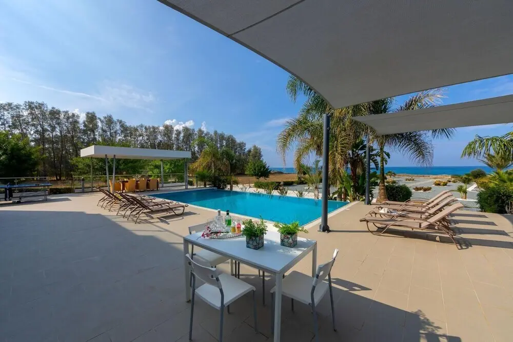 Пафос: Eastmed Villas Paphos Limni Beach Villa Beachfront Four Bedroom Luxury Villa