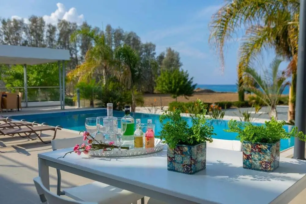 Пафос: Eastmed Villas Paphos Limni Beach Villa Beachfront Four Bedroom Luxury Villa
