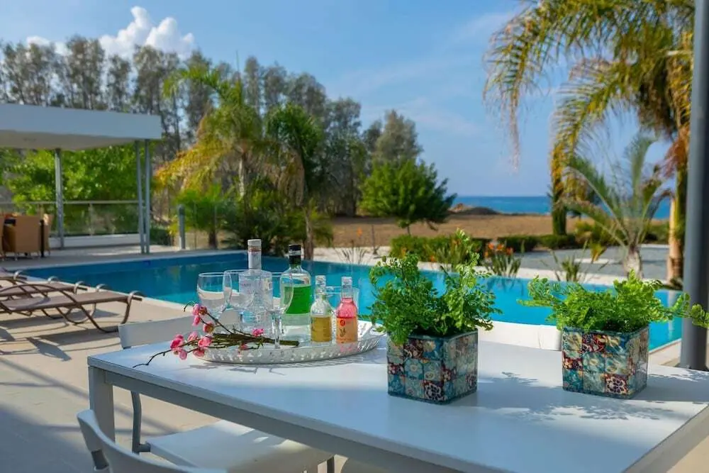 Пафос: Eastmed Villas Paphos Limni Beach Villa Beachfront Four Bedroom Luxury Villa