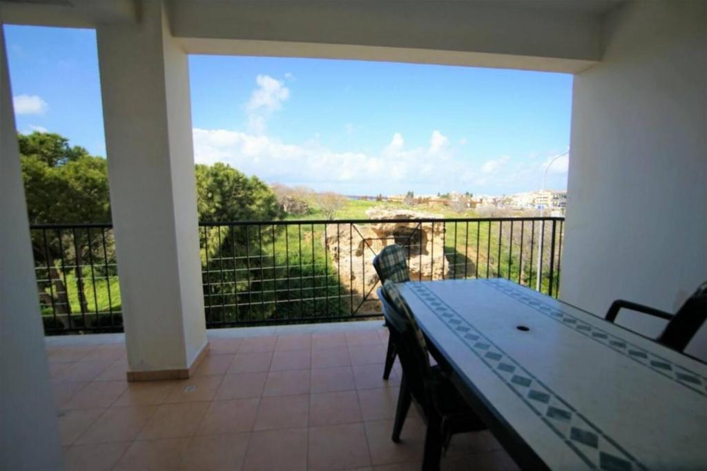 Пафос: Beautiful Apartment With Pool in Paphos, Cyprus