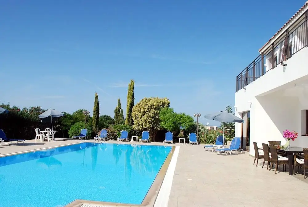 Impressive Large Villa Huge Heated Pool Garden — фото 1