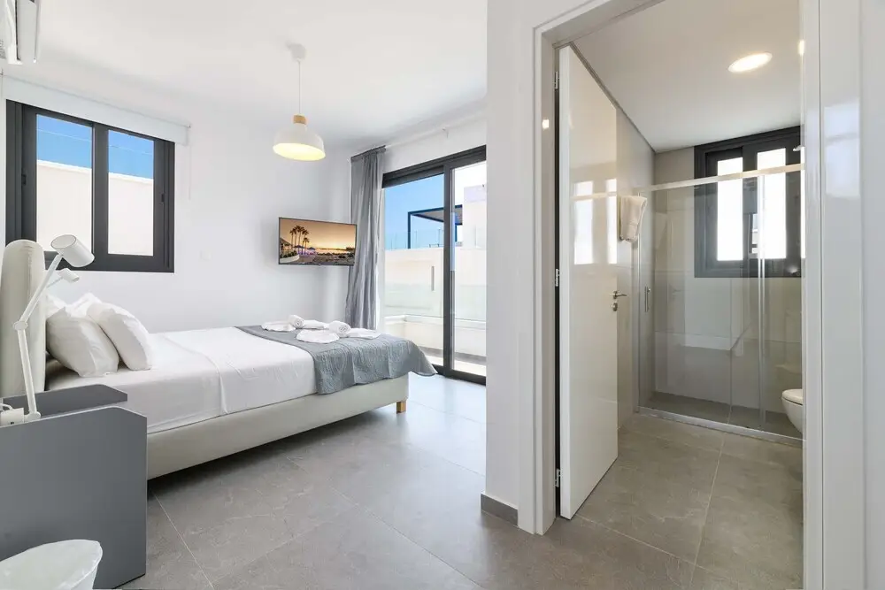 Протарас: By The Beach - Sunstone Seaview Villa