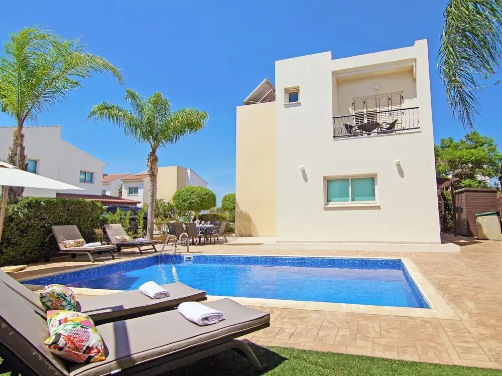 Протарас: Ella Paralimni in Paralimni