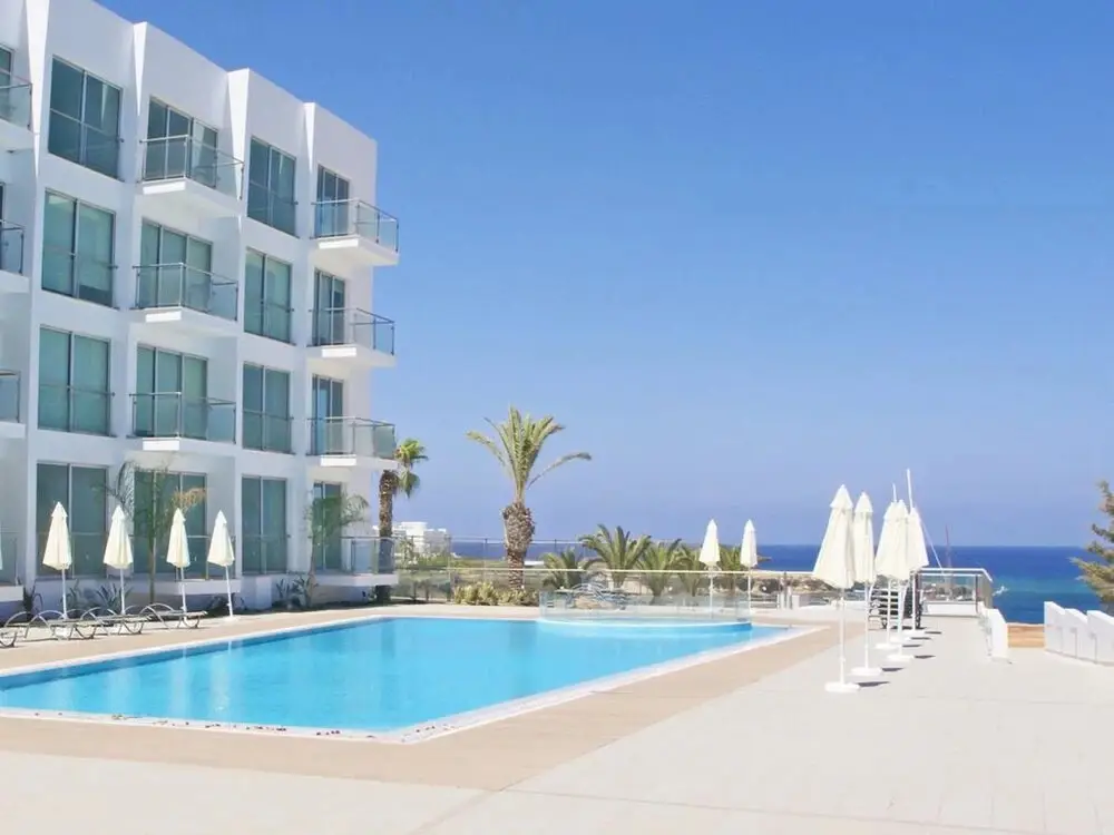 Протарас: Amber Protaras in Protaras