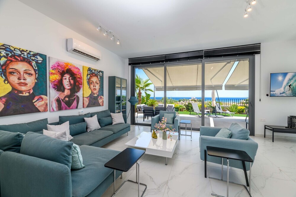 By The Beach - Emerald Seaview Villa — фото 1