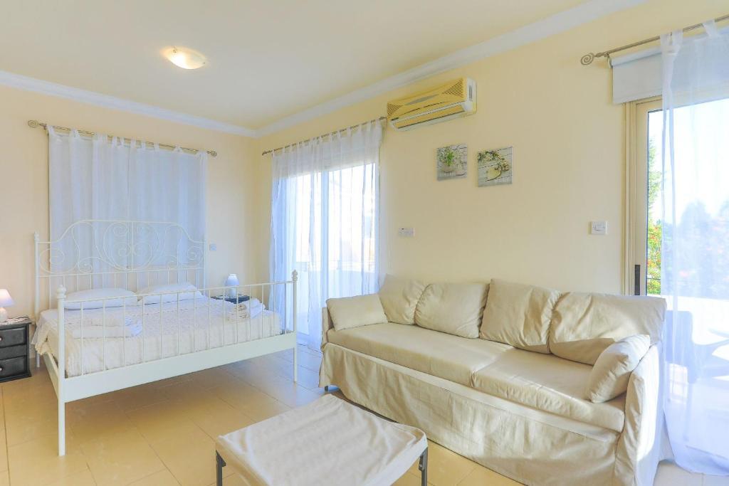 Паралимни: Villa Sapfo in Protaras