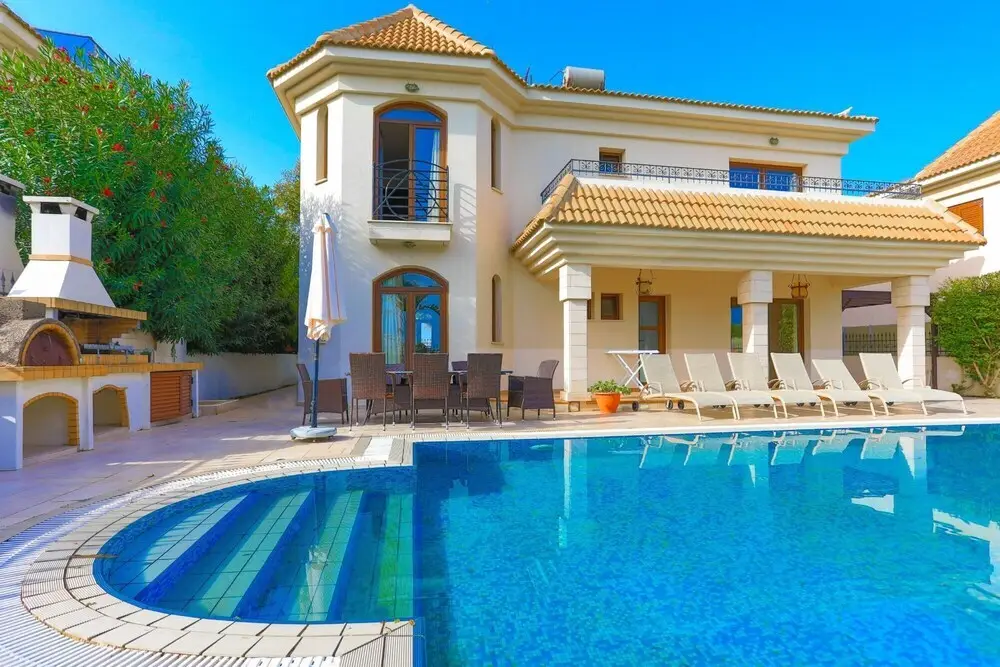 Luxury Villa Dioni in Paralimni — фото 1