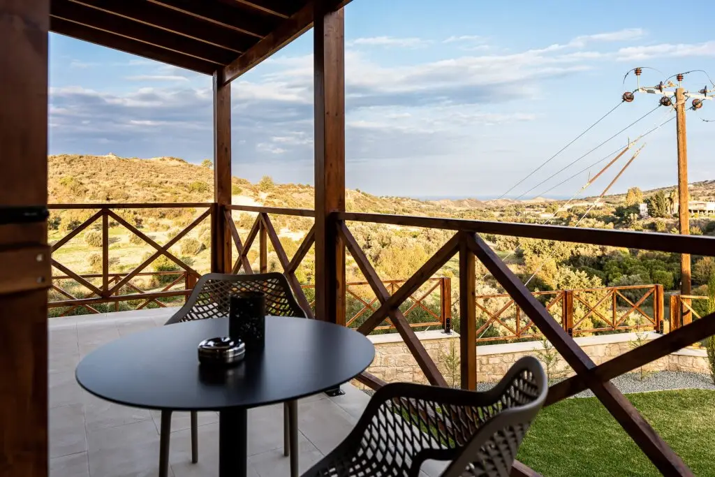 Стени: Harma Traditional Boutique Suites
