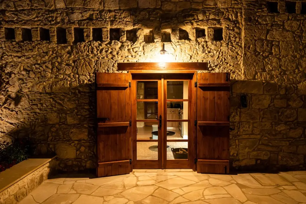 Стени: Harma Traditional Boutique Suites